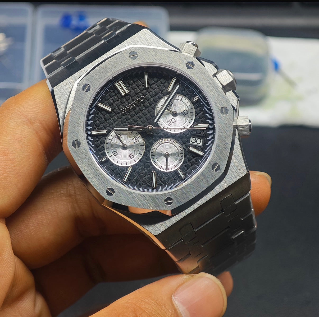 Seikoak Chronograph Black and Silver - side profile | The Golden Mods