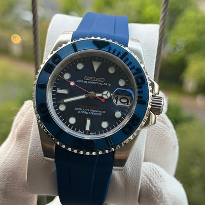 Yachteiko Blue Oysterflex - front dial view | The Golden Mods