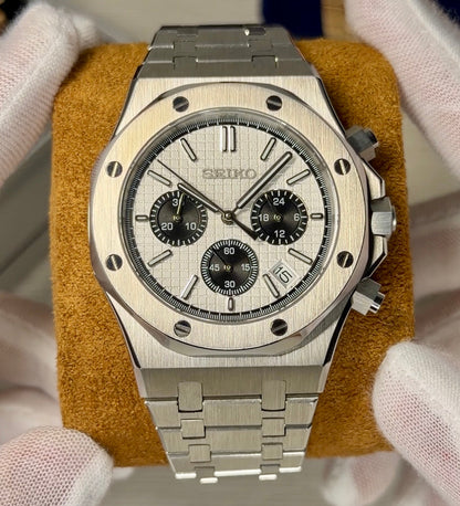 Seikoak | Panda Chronograph