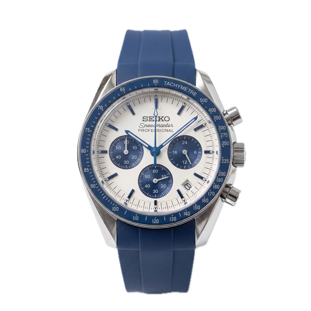 Seikomaster Snoopy Blue Seiko mod watch – white and blue dial, front view
