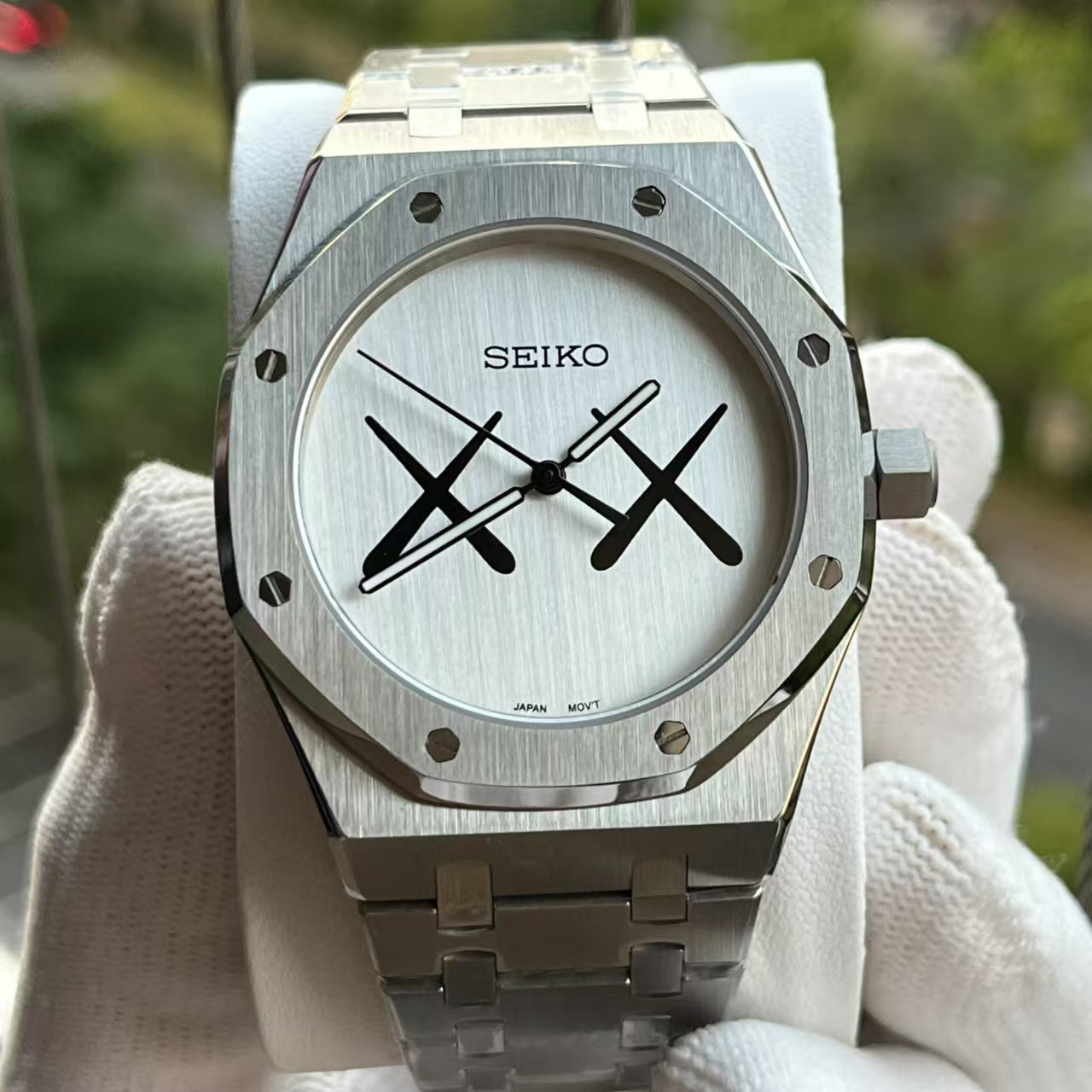 Seikoak | KAWS