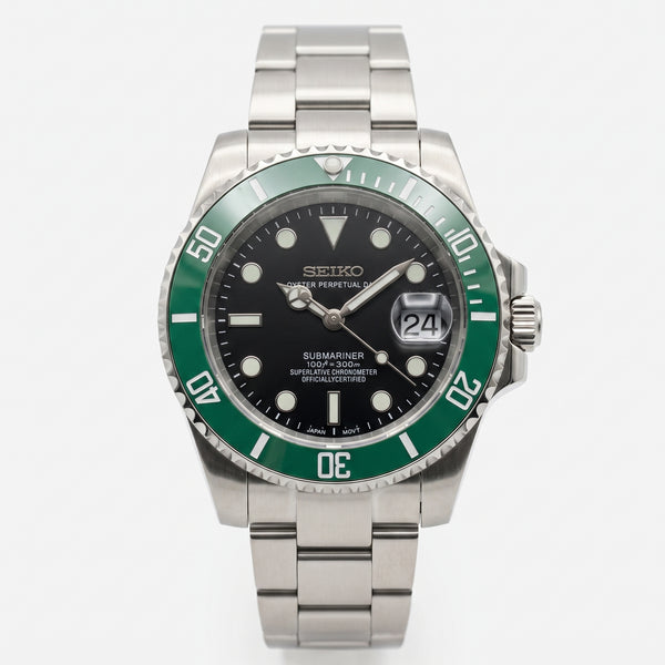 Seikomariner Starbucks Seiko mod watch front view | The Golden Mods