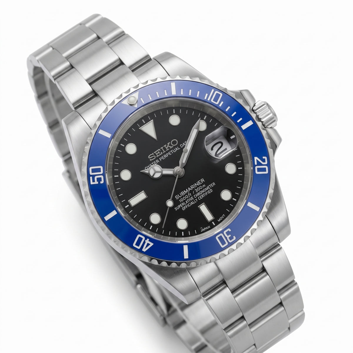 Seikomariner Cookie Monster Seiko mod watch side angle | The Golden Mods