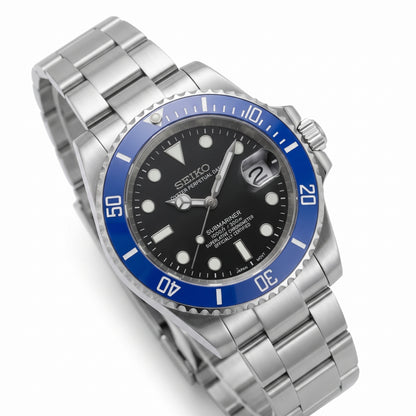 Seikomariner Cookie Monster Seiko mod watch side angle | The Golden Mods