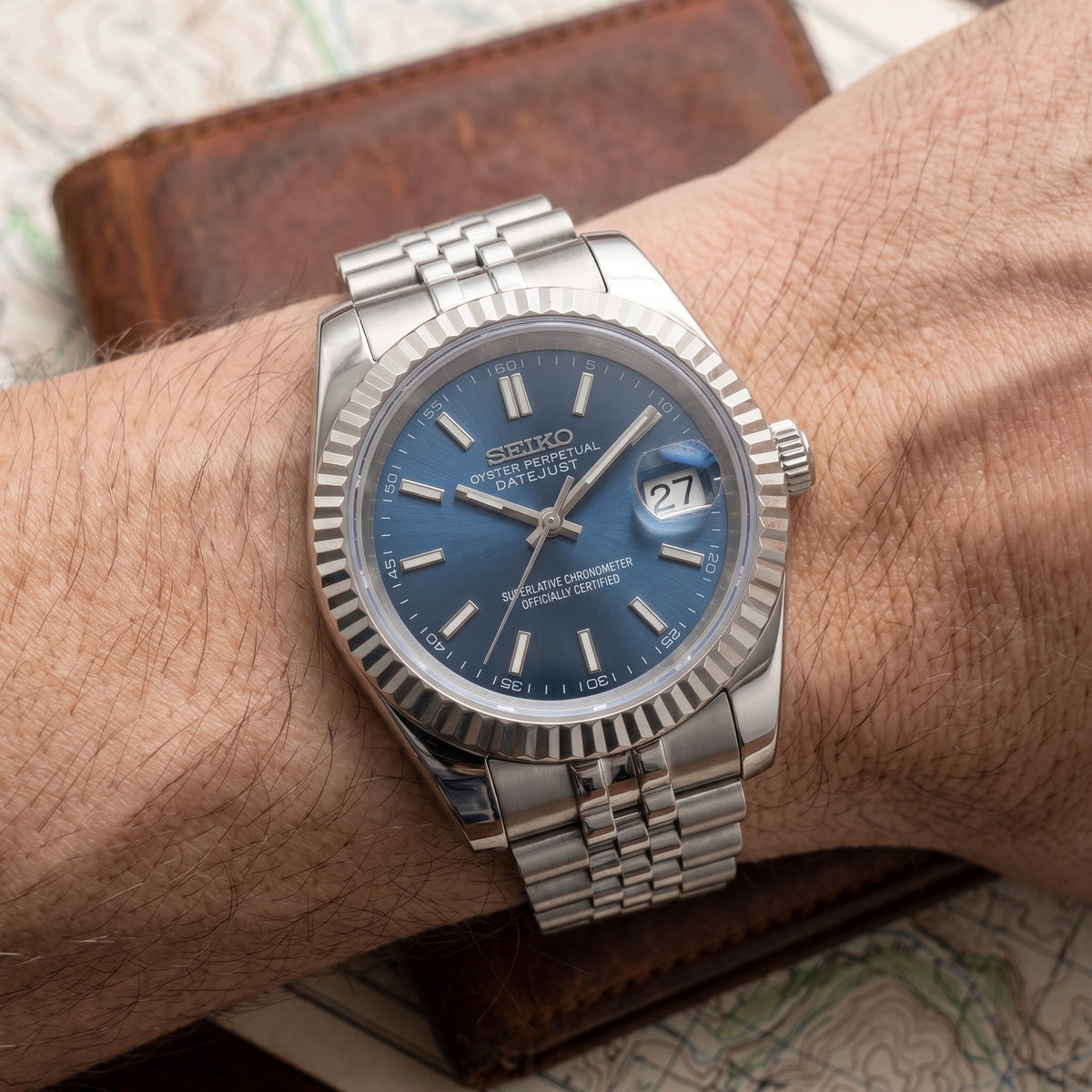 Seikojust Dark Blue Seiko mod watch detail shot | The Golden Mods