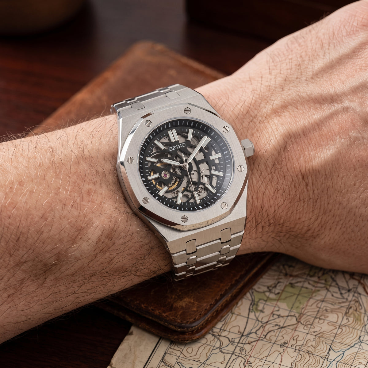 Seikoak Skeleton Seiko mod watch detail shot | The Golden Mods