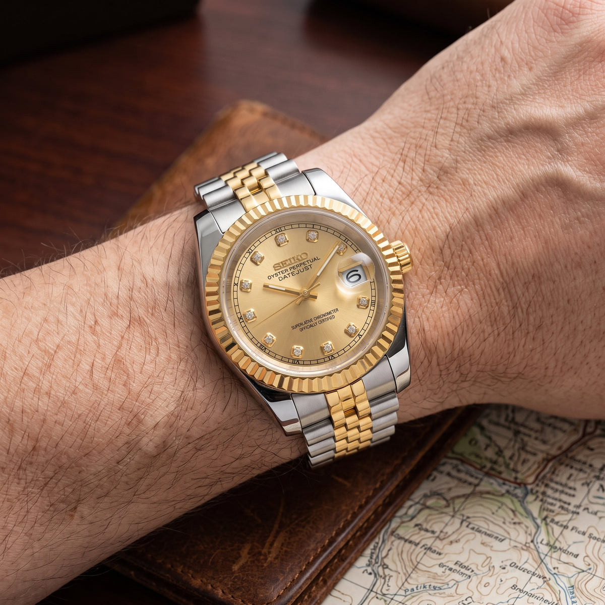 Seikojust Two Tones Champagne Seiko mod watch detail shot | The Golden Mods