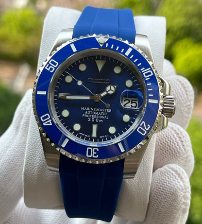 Seikomariner Smurf Oysterflex - front dial view | The Golden Mods