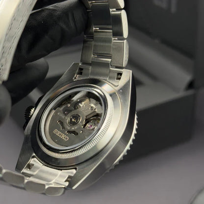 Seikomariner Hulk - front dial view | The Golden Mods