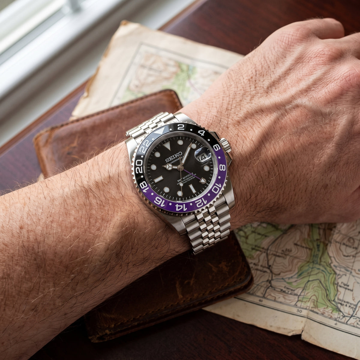 GMTeiko Joker Seiko mod watch – black dial, wrist shot